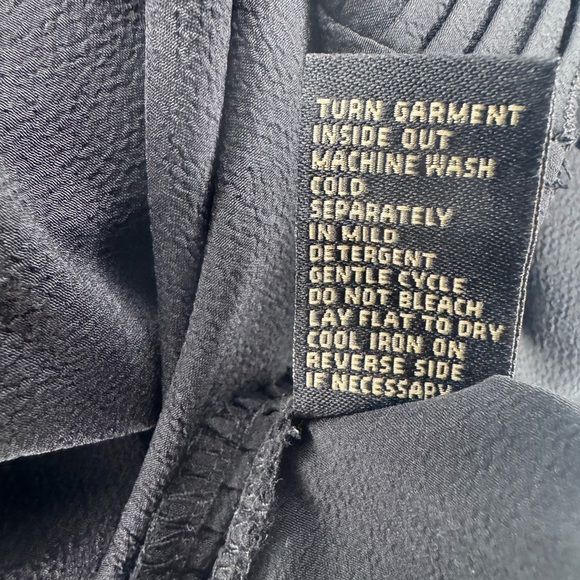 BD2 By Diane Gilman Black Ruffled Flutter Sleeve Blouse/Poncho Size XS.  #232 - Picture 11 of 14